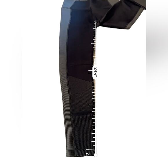 Offline by aerie Gray &‎ White Striped Mid Rise 7/8 Ankle Leggings Sz S NEW - Picture 11 of 11